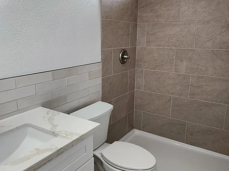 3035 E St — Photo 10
