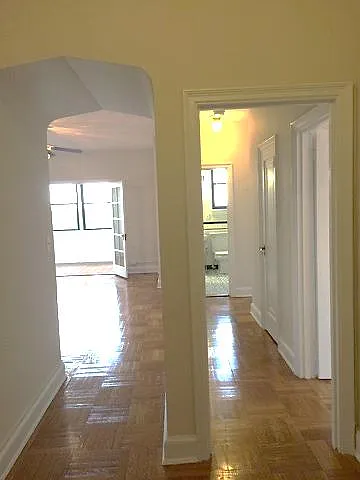 Ambassador Apartments — Photo 7