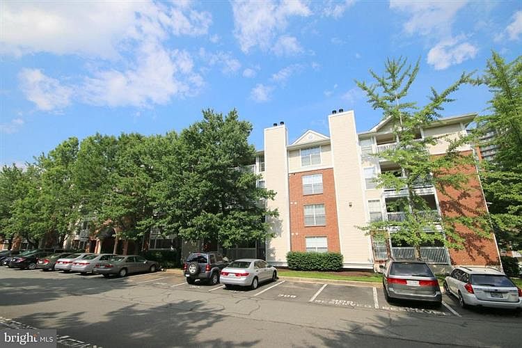 1st image of 1524 Lincoln Way APT 216