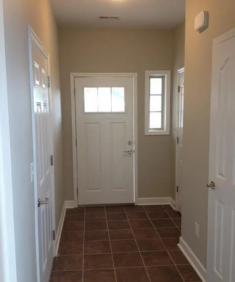 3305 Sweet Clover Ln — Photo 4
