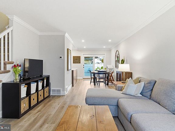 3rd image of 312 E Rambo St