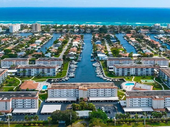 900 Dogwood Dr APT 338, Delray Beach, FL 33483