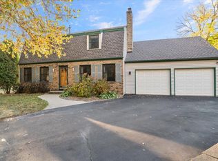 2812 Bryce Ct, Burnsville, MN 55337