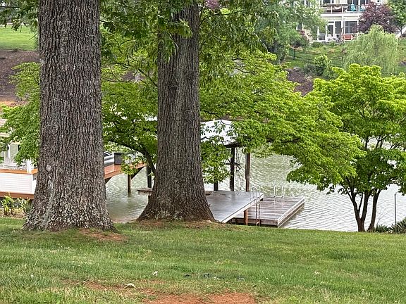 4th image of 191 Twin Oaks Rd
