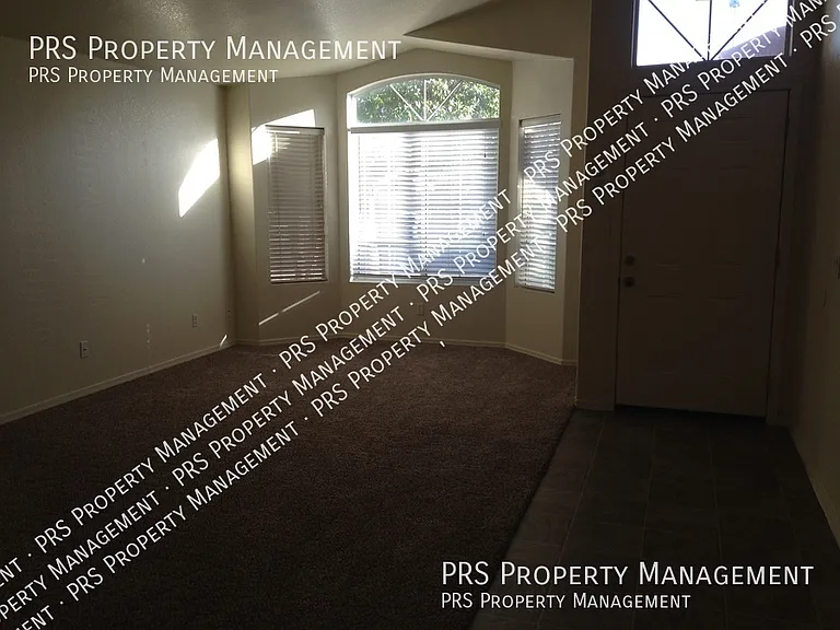 818 W Silver Creek Rd — Photo 31