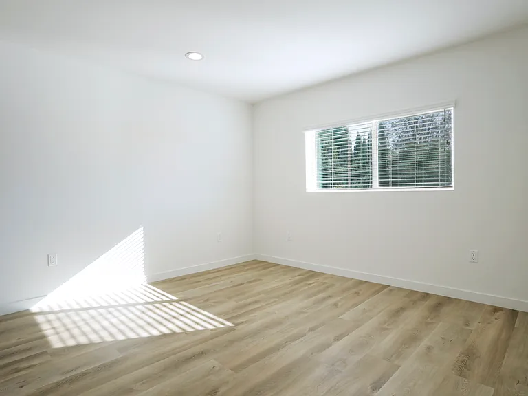 6936 Hazeltine Ave — Photo 14
