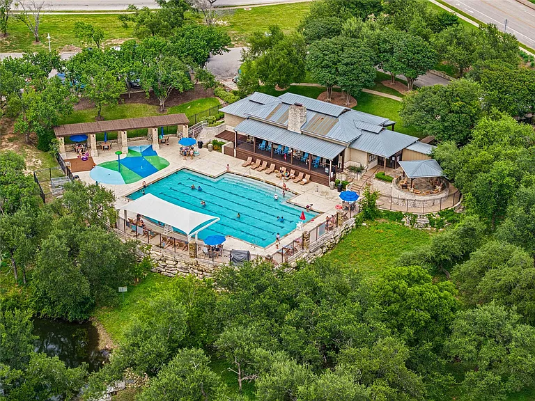 10700 Pointe View Dr — Photo 32