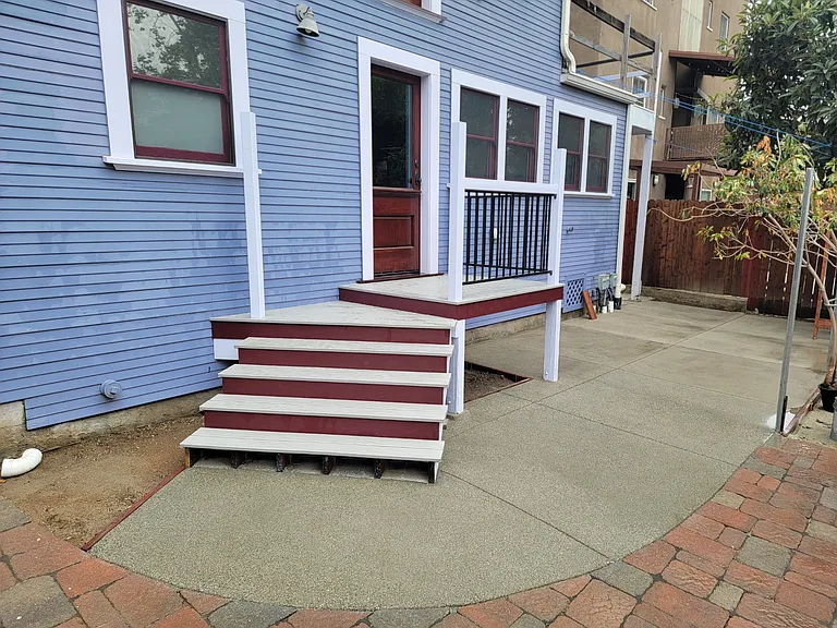 900 1/2 Lucile Ave — Photo 2