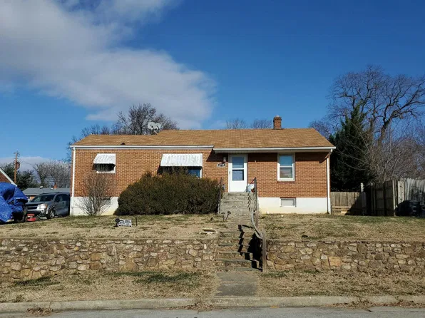 4753 Showalter Rd NW, Roanoke, VA 24017
