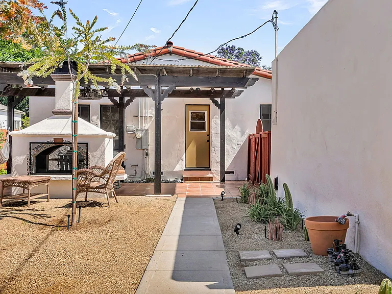 4654 Merrill Ave — Photo 31