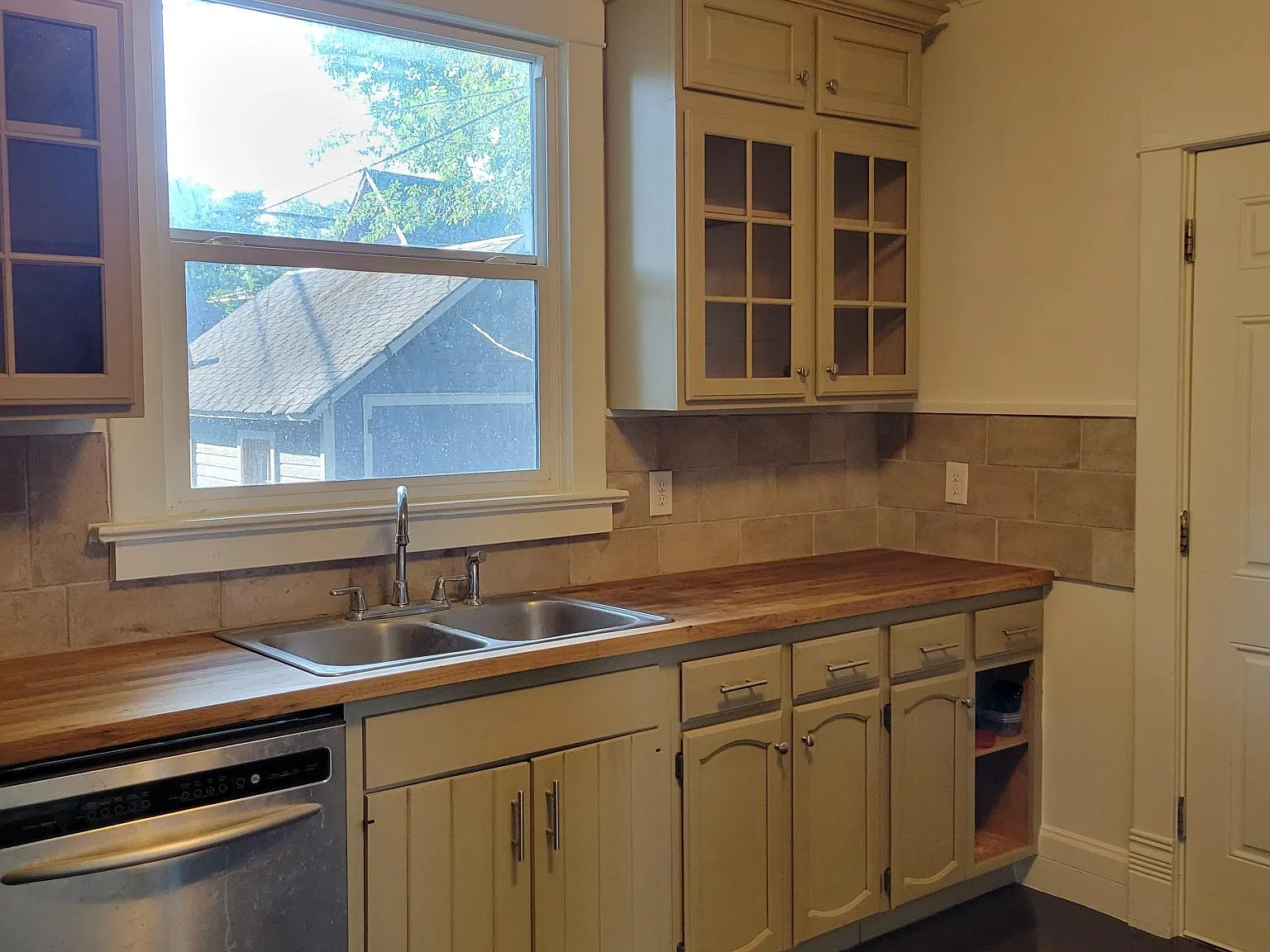 804 Kimbark Street — Photo 4