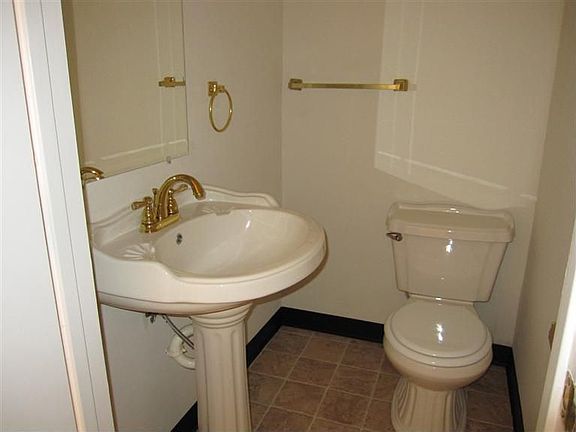 5th image of 1887 Randell Dr