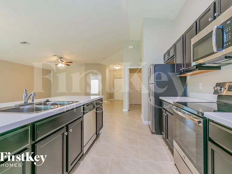 1950 SW Sylvester Ln — Photo 5