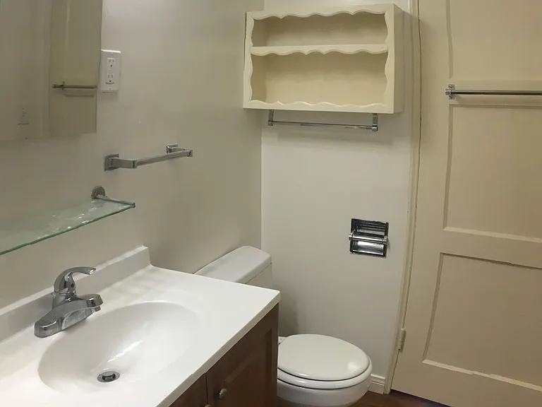 125-135 W. Los Olivos — Photo 6