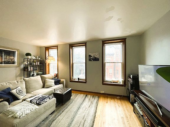 3rd image of 1748 N Honore St #2