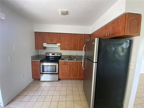 4th image of 4551 Capri Dr APT B