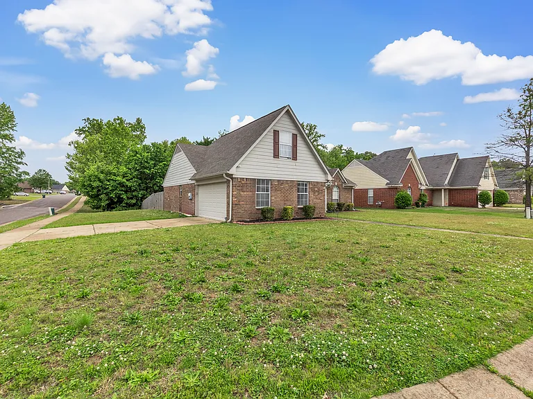 8301 Manhatten Dr — Photo 8