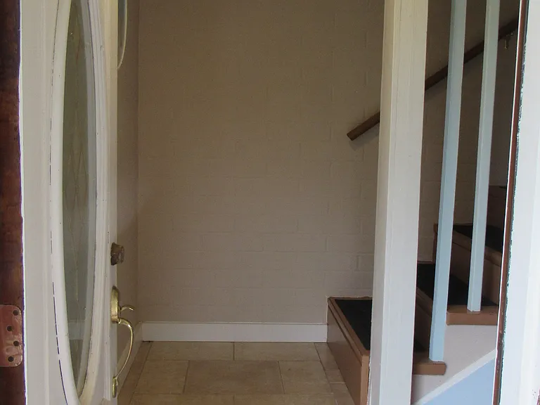 132 Saint John Ave — Photo 5
