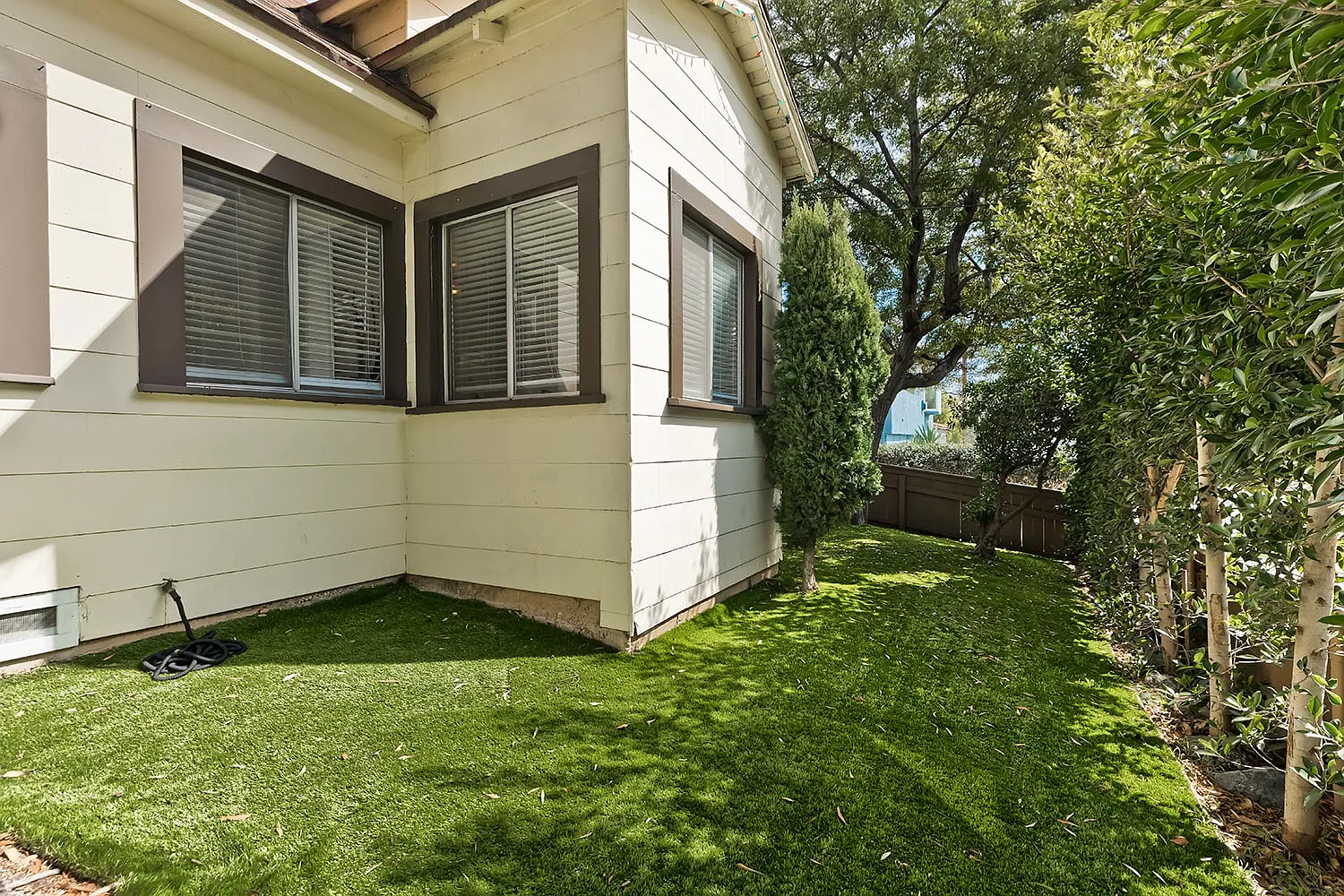 2 bed, 1215 sqft, $6,000 — Photo 2