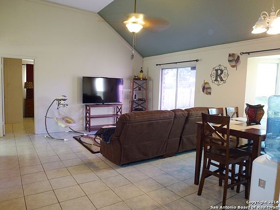 4th image of 3329 Meadow Head Dr