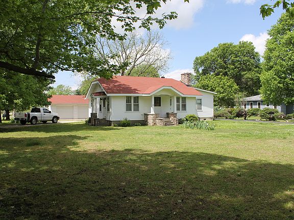 2nd image of 704 W North 2nd St