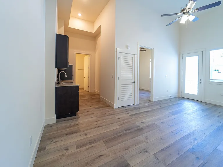 Capitol Hill Apartments — Photo 90