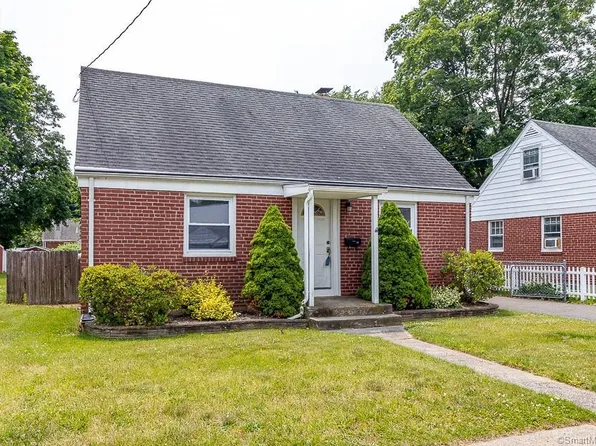 31 Beckwith Drive, Plainville, CT 06062