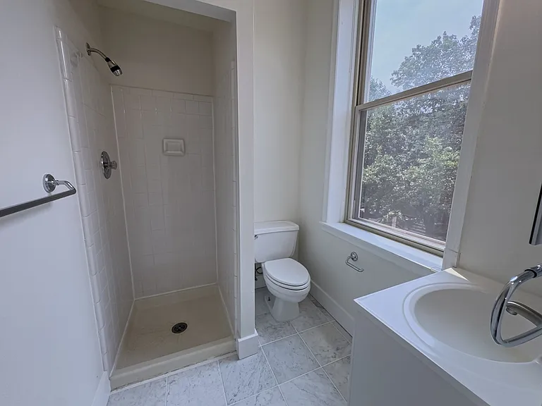 1703 Green St #4 — Photo 22