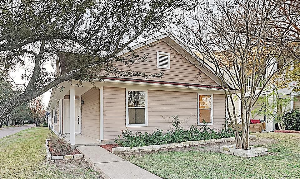 1st image of 15807 W Park Ct