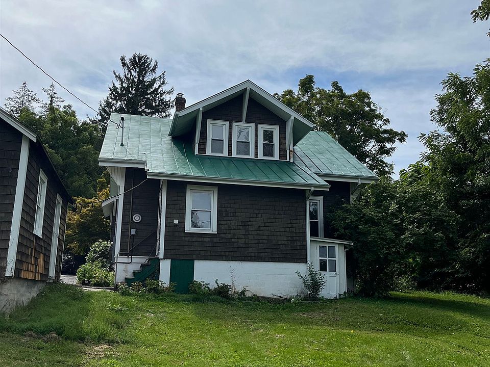 2nd image of 419 3rd St