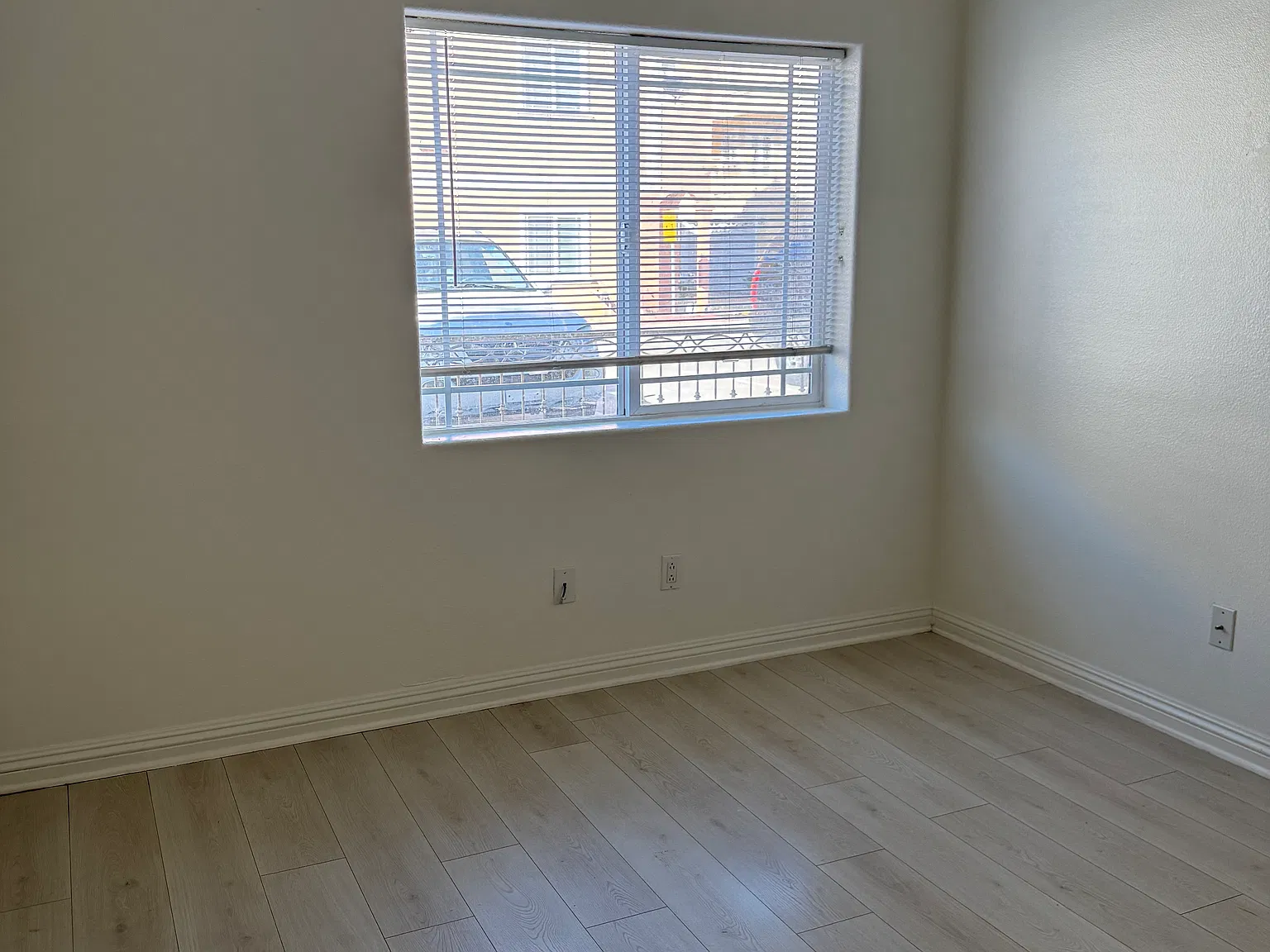 3 bed, 1958 sqft, $3,500 — Photo 3