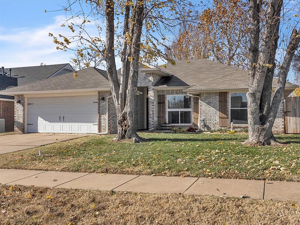1st image of 18409 Laurel Oak Dr
