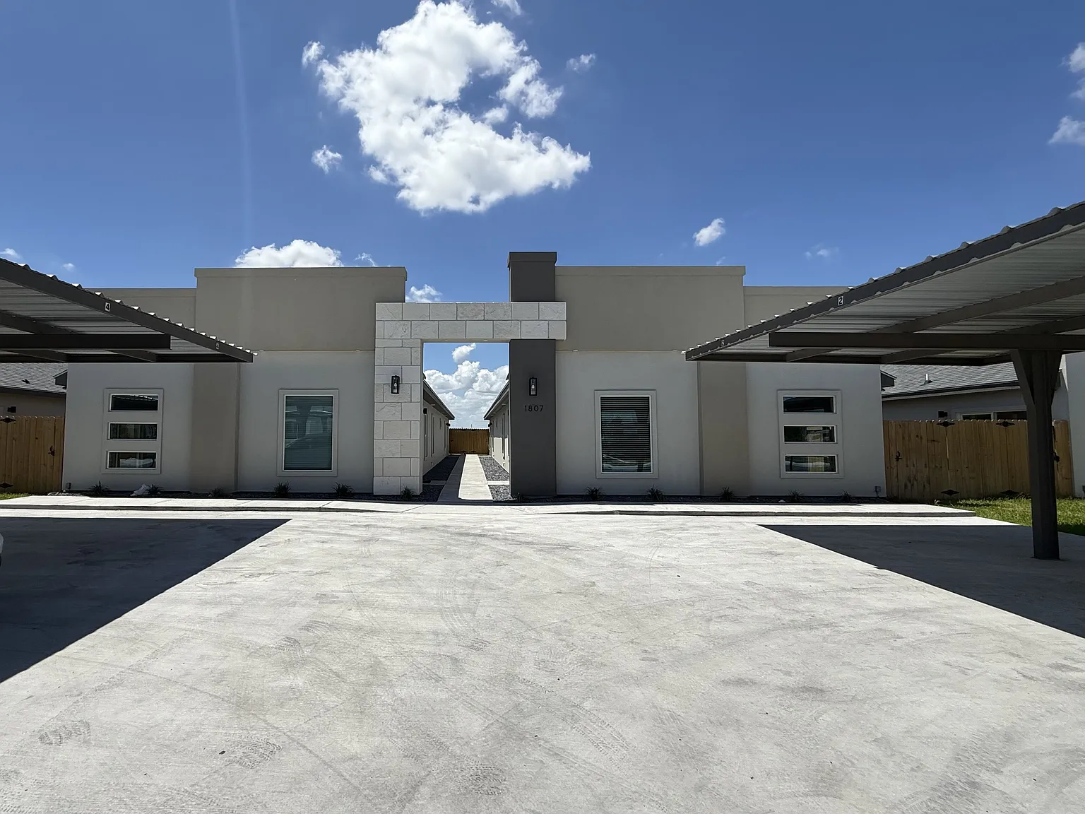 1807 West Violet Drive - 3 — Photo 2