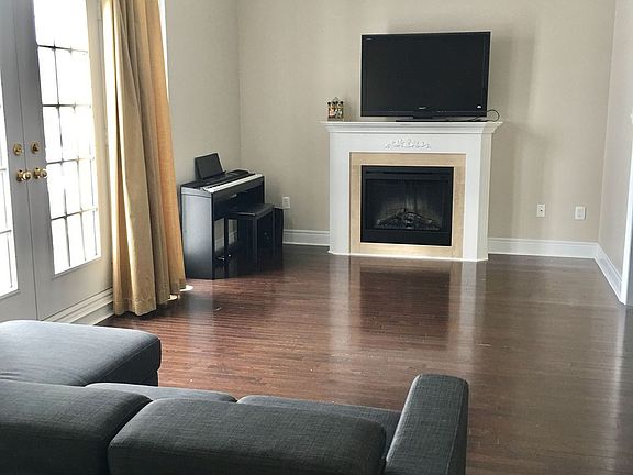 5th image of 37 Rouge Valley Dr W