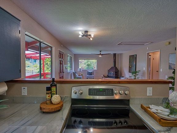 4th image of 19-3937 Kilinoe St