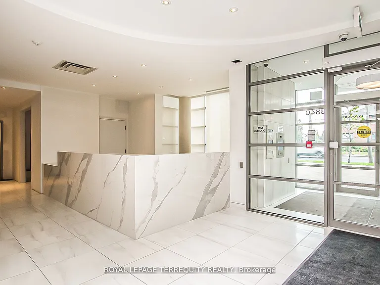 3830 Bathurst St #107 — Photo 23