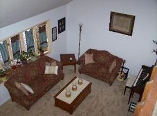 28092 N Bradley Rd, Libertyville, IL 60048