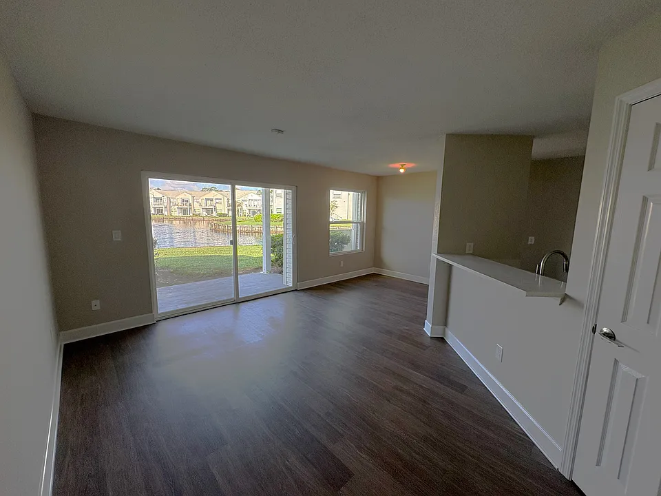 2516 Woodgate Blvd #106