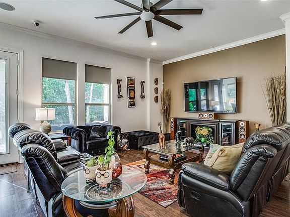 4th image of 915 Wildwood Ridge Ct