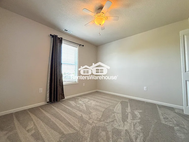 52 SE Booth Ave — Photo 13