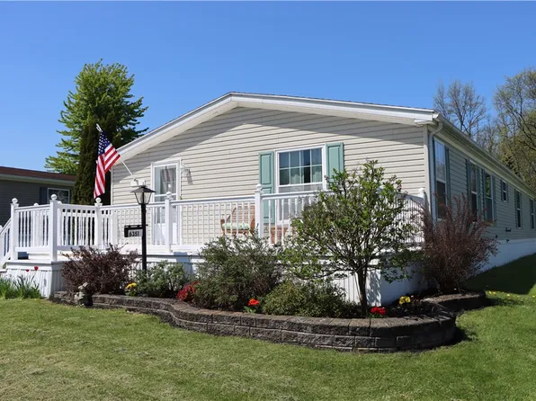 6351 Pebblebrook Ln, Williamson, NY 14589