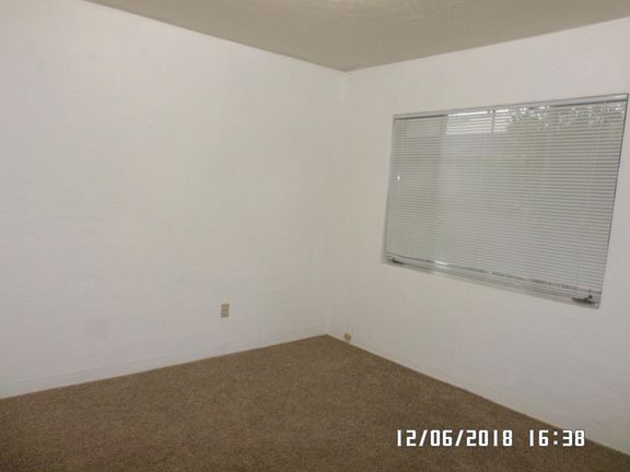 2nd image of 2722 E Linden St