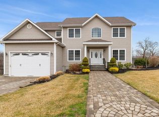 31 Hilltop Ave, Saugus, MA 01906