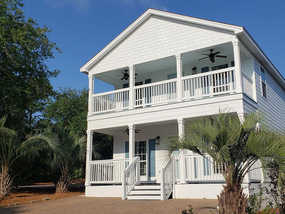 Front of Home 
NO GARAGE
NO PETS ALLOWED