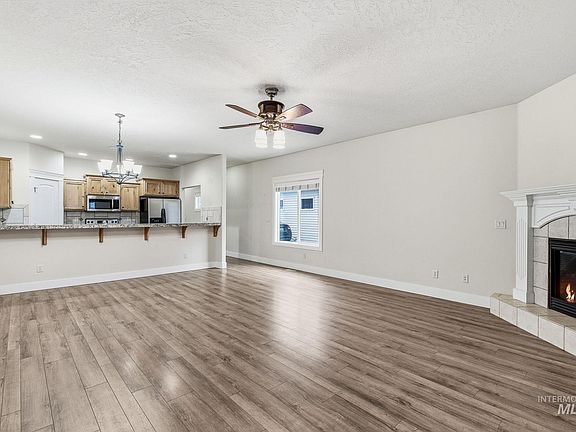 3rd image of 2231 S Dorothy Ave