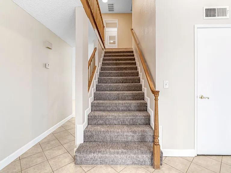 6733 N Warren Ave — Photo 20