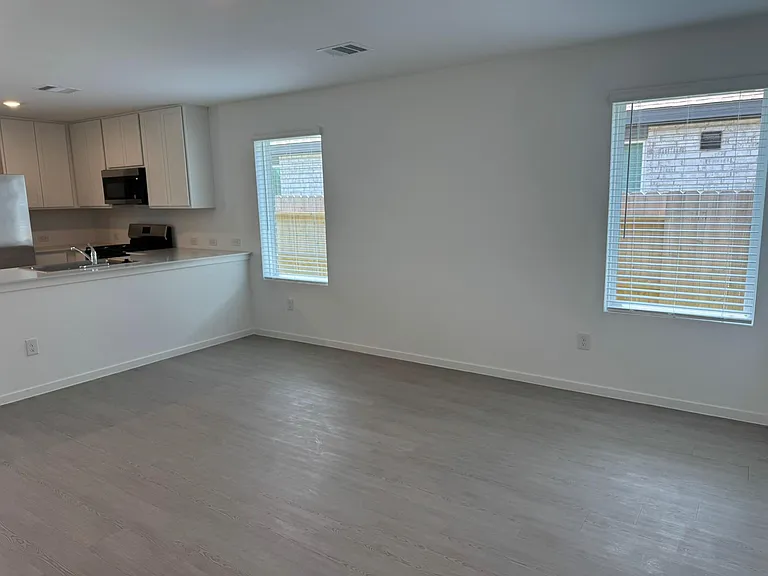 706 Zuppino Ln — Photo 8