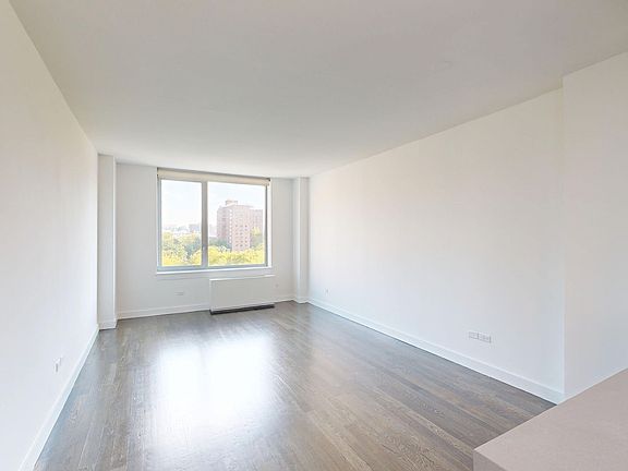 2nd image of 801 Amsterdam Ave APT 8G