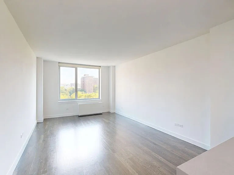801 Amsterdam Ave #8G — Photo 3