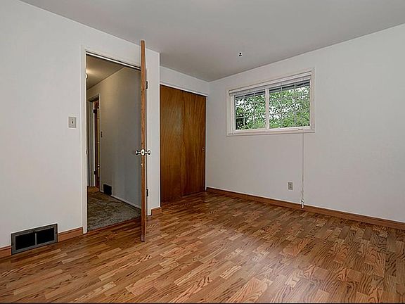 2nd image of 417 159th Pl SE